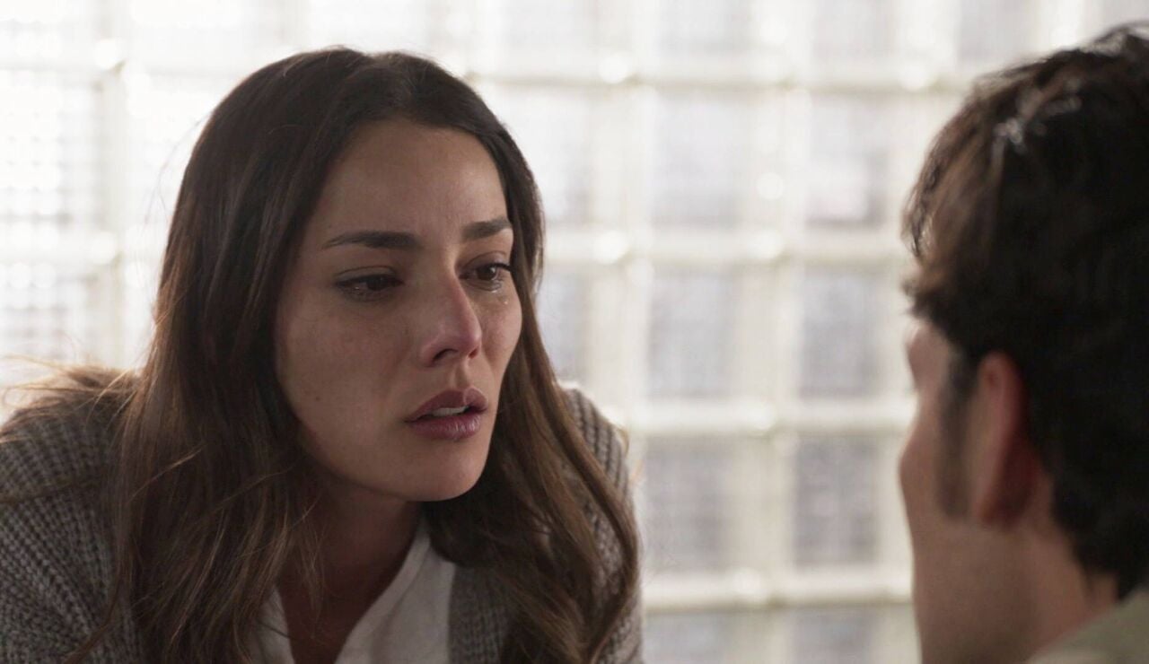 Elsa visita a Andr&eacute;s en prisi&oacute;n y le da la peor noticia: su hija ha muerto