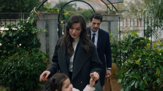 Ceylin e Ilgaz ya son una familia que discute Ceylin e Ilgaz ya son una familia que discute