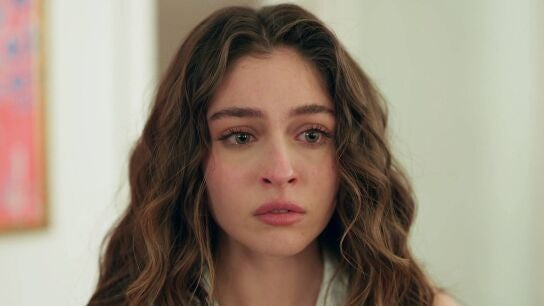 Leyla comunica a la familia de Civan que Neco ha muerto
