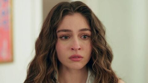 Leyla comunica a la familia de Civan que Neco ha muerto