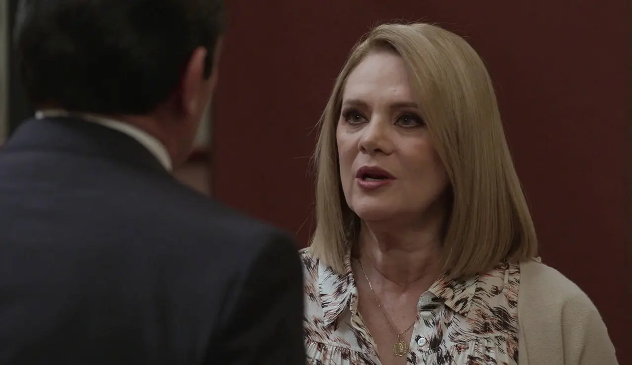 Armando abandona el hogar familiar y Estela se lo cuenta a sus hijos