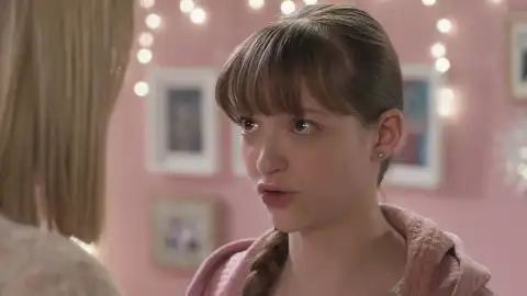 Estela habla con su hija Sofía de la marcha de Armando Estela habla con su hija Sofía de la marcha de Armando