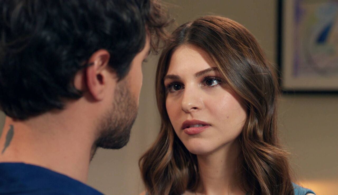 Ceren se acerca a Civan tras perder la memoria y quiere reconquistarlo