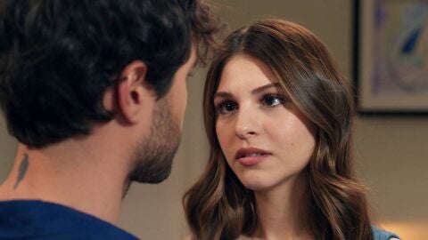 Ceren se acerca a Civan tras perder la memoria y quiere reconquistarlo