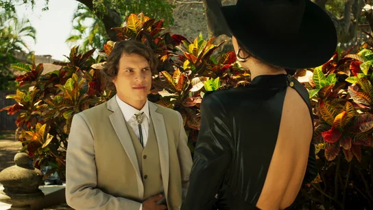 Déborah deja a David solo ante el peligro Déborah deja a David solo ante el peligro