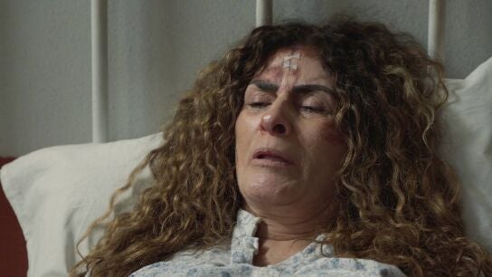 Doña Clemencia se arrepiente del daño causado a Nora