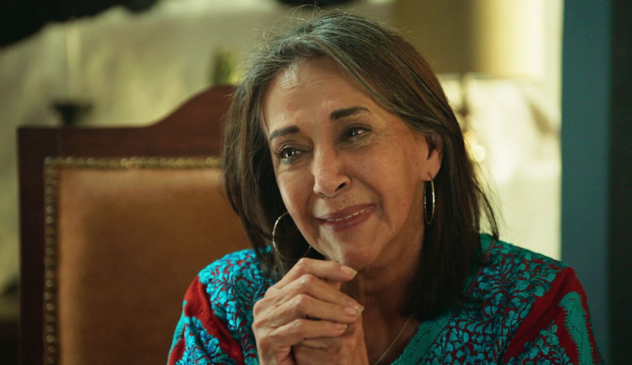 Diana descubre que Evelia es su verdadera madre.