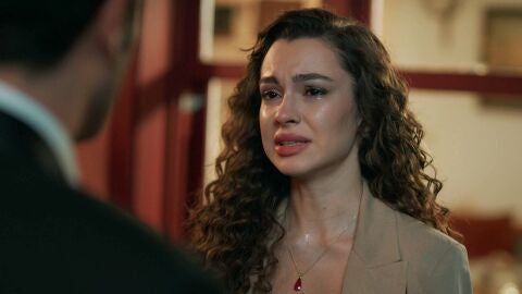Canfeza rompe con Mahir tras descubrir la familia Yilmaz que es hija del asesino de Mehmet 