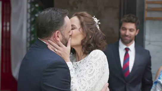 Lamberto y Silvia cumplen su sueño y se casan rodeados de todos sus hijos Lamberto y Silvia cumplen su sueño y se casan rodeados de todos sus hijos
