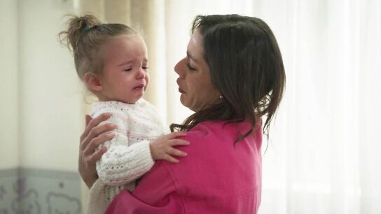 La suerte por fin sonr&iacute;e a Elsa: &iexcl;recupera a su hija Eva tras una angustiosa b&uacute;squeda!