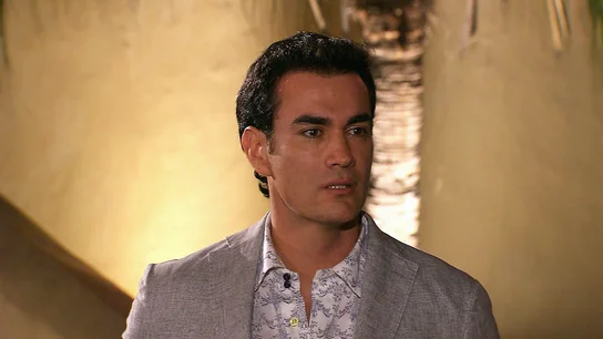 Damián regresa y se encuentra con Elisa Damián regresa y se encuentra con Elisa