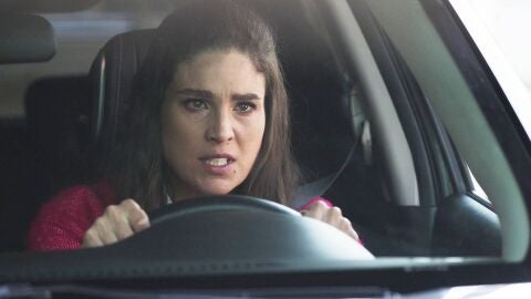 Elena atropella a Antonia en un ataque de celos y acaba detenida