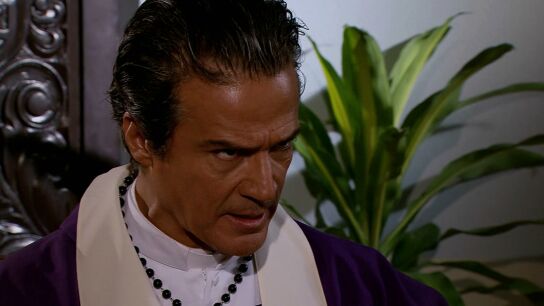 Alfonsina intenta convencer a Damián y Florencia de que no se vayan a México
