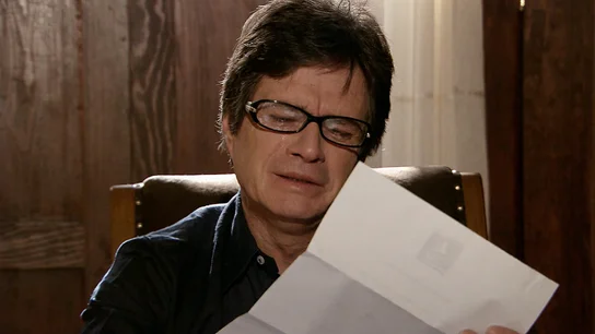 Augusto cree las pruebas que dicen que Elisa no es hija suya Augusto cree las pruebas que dicen que Elisa no es hija suya