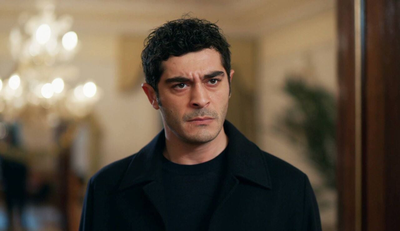 Mahir descubre que su abuela Afet falsific&oacute; la carta de Mehmet y arruina su noche de pasi&oacute;n con Canfeza