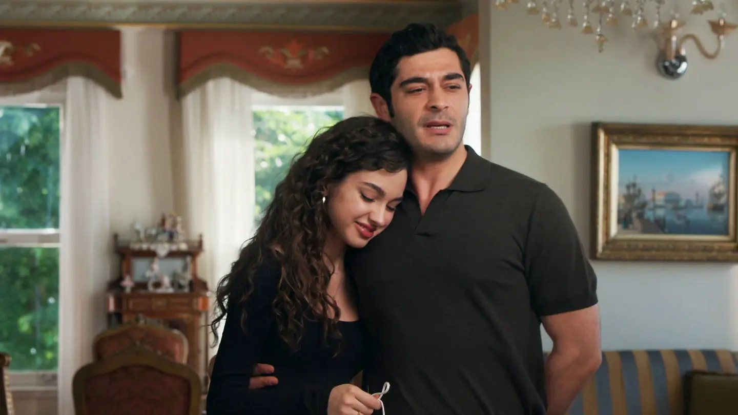 Mahir comunica a su familia que se va a volver a casa con Canfeza Mahir comunica a su familia que se va a volver a casa con Canfeza