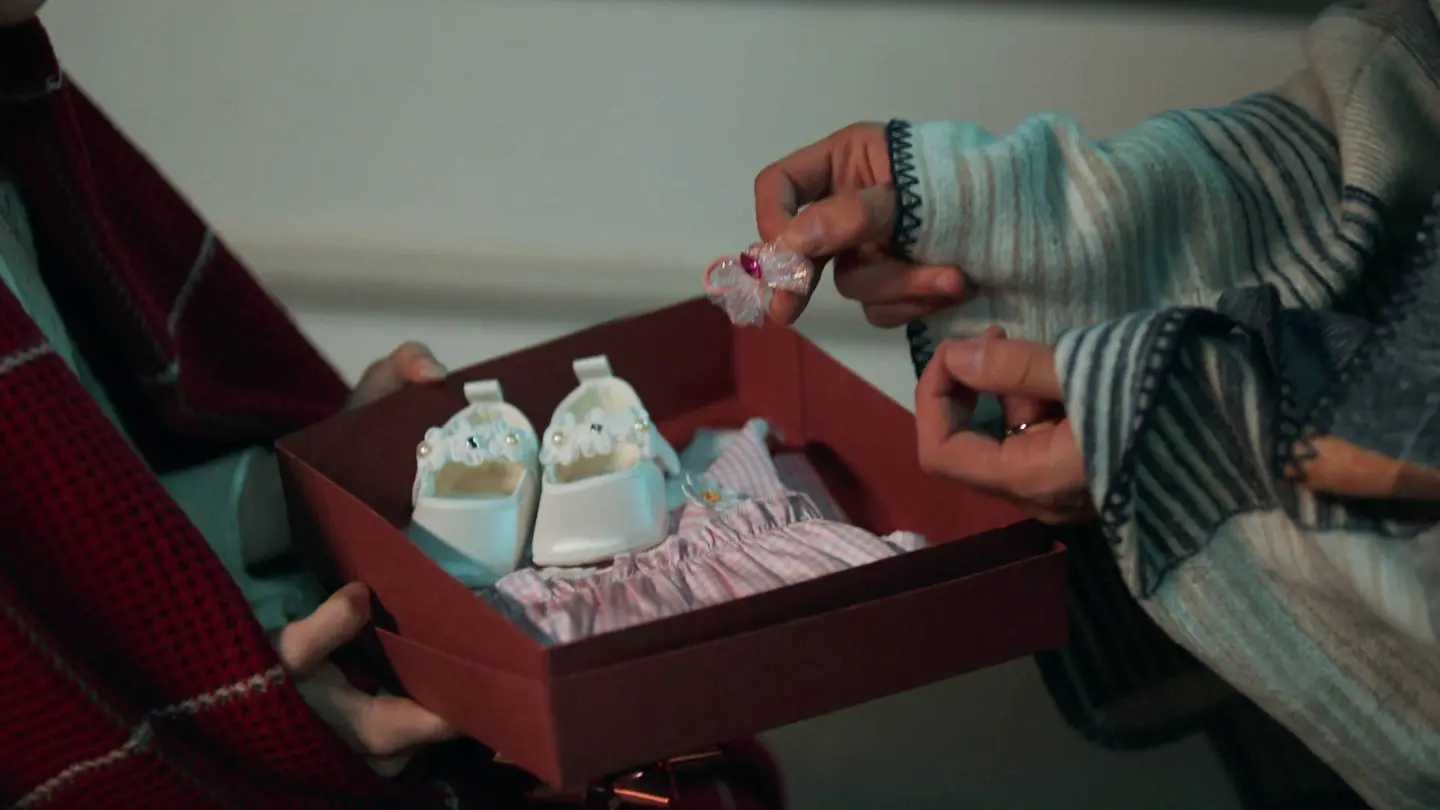 Canfeza recibe los primeros regalos para su bebé y Mahir está convencido de que será una niña mientras Afet sigue sin memoria Canfeza recibe los primeros regalos para su bebé y Mahir está convencido de que será una niña mientras Afet sigue sin memoria