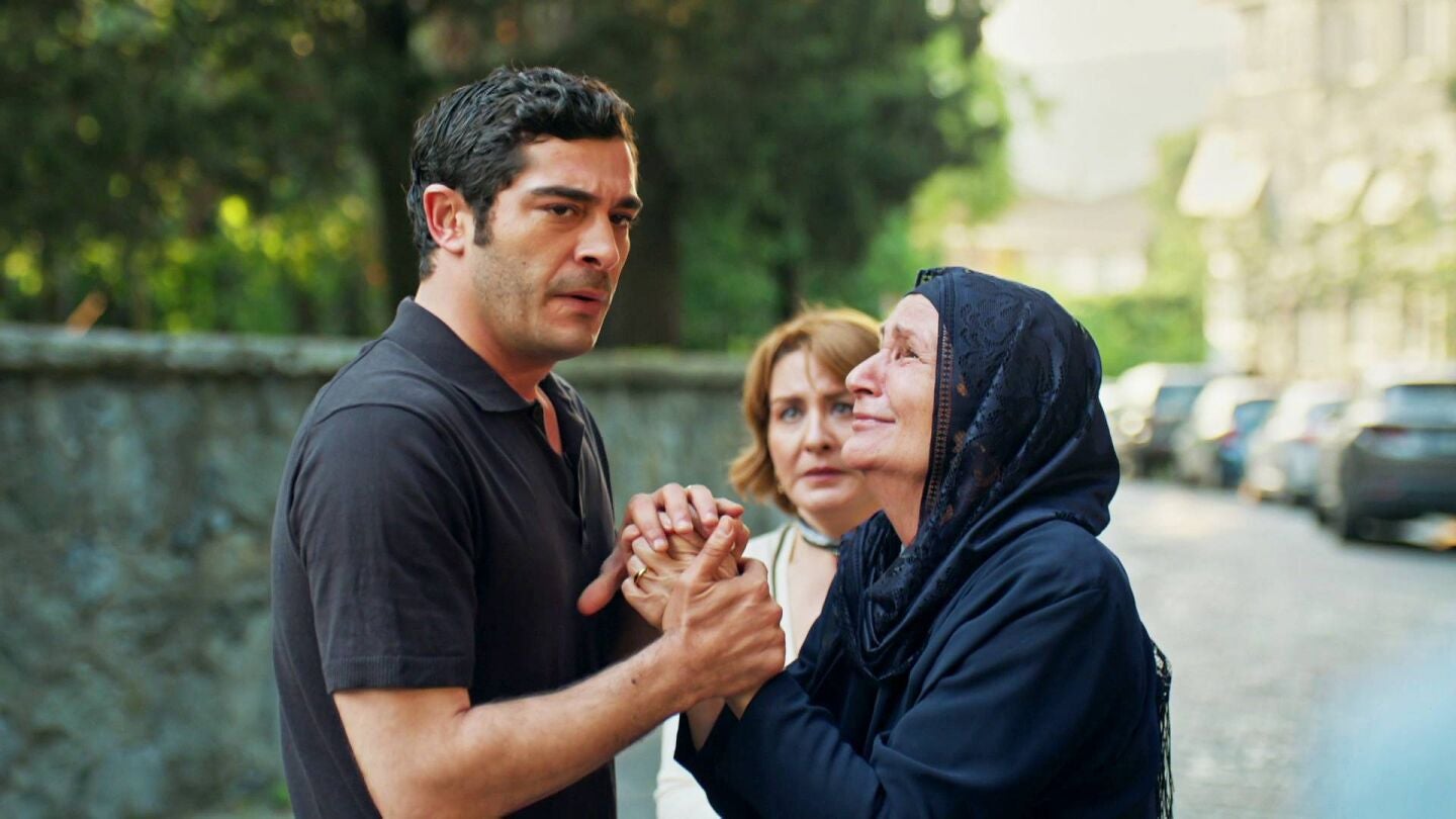Mahir, apenado por dejar Estambul