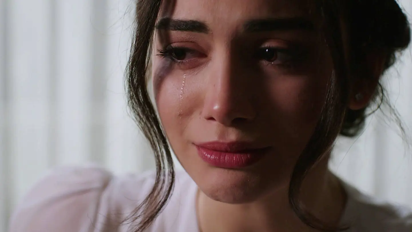 Tras su boda con Emir, Reyhan no puede parar de llorar: "Esto es una pesadilla" Tras su boda con Emir, Reyhan no puede parar de llorar: "Esto es una pesadilla"