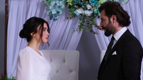 &iexcl;Reyhan y Emir se dan el 's&iacute;, quiero'! As&iacute; comienza su matrimonio impuesto