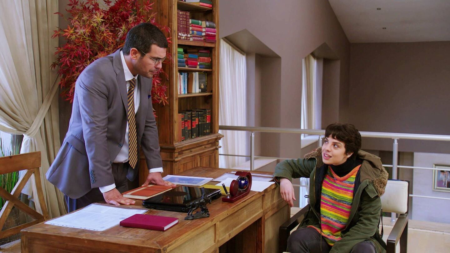 Leyla comienza a trabajar como niñera de Masal y la lista de reglas que debe cumplir es interminable 
