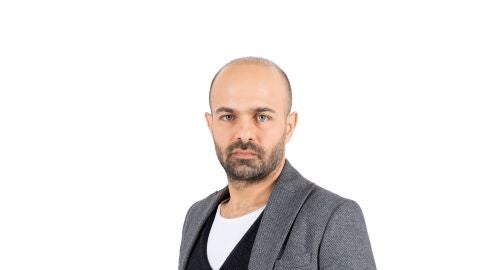 Korhan Korludağ, el hijo que busca constantemente la aprobaci&oacute;n de Tahsin