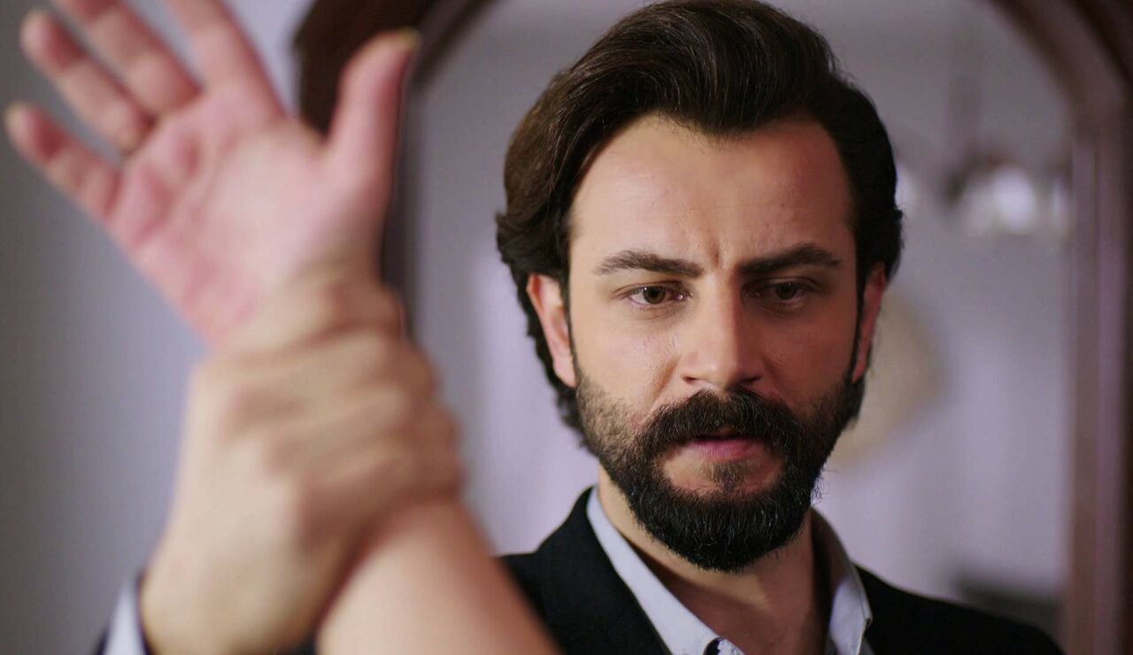 Emir defiende a Reyhan de Cemre y Cavidan: &iquest;estar&aacute; empezando a sentir algo por ella?