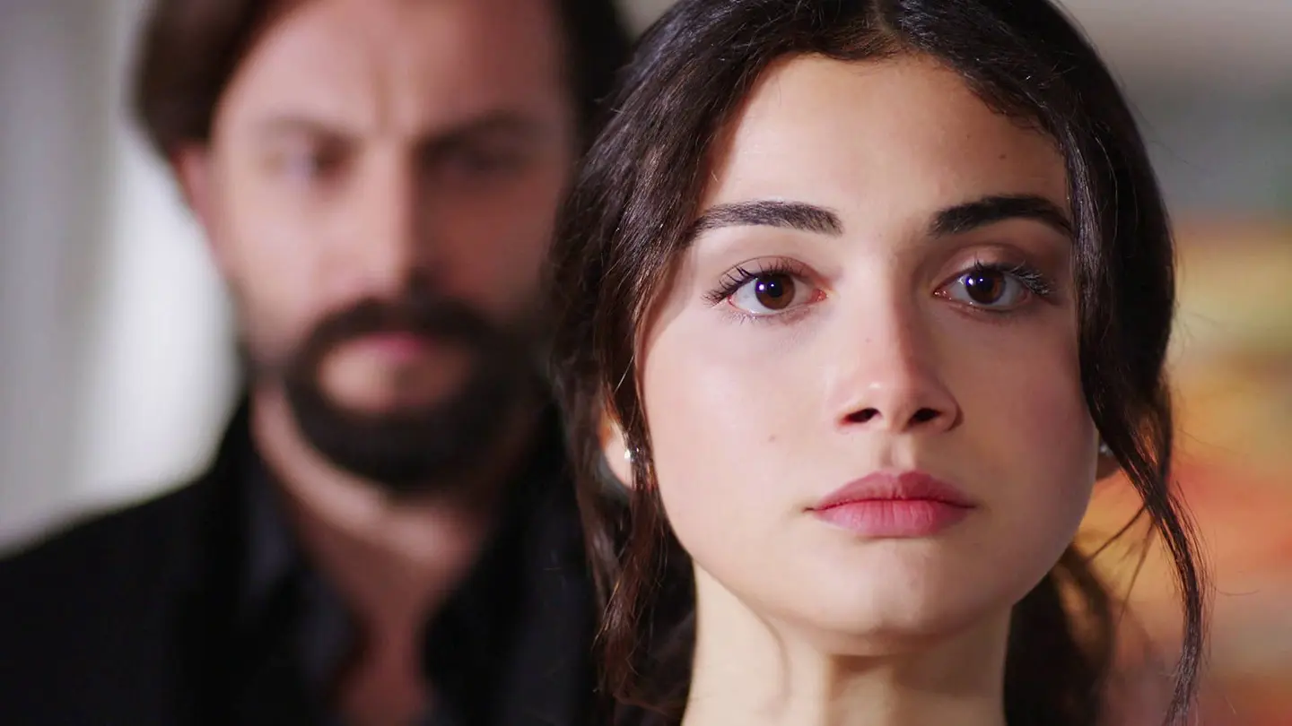 Reyhan abofetea a Emir Reyhan abofetea a Emir