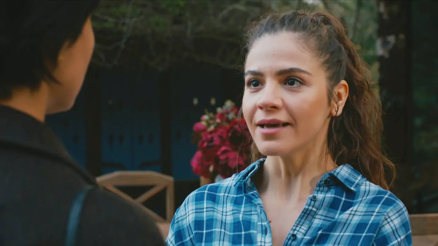 Sirin quiere saber cómo fue la cita romántica de Sühan con Cesur Sirin quiere saber cómo fue la cita romántica de Sühan con Cesur