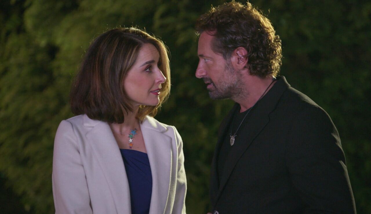 Daniela y Memo son confundidos con un matrimonio feliz