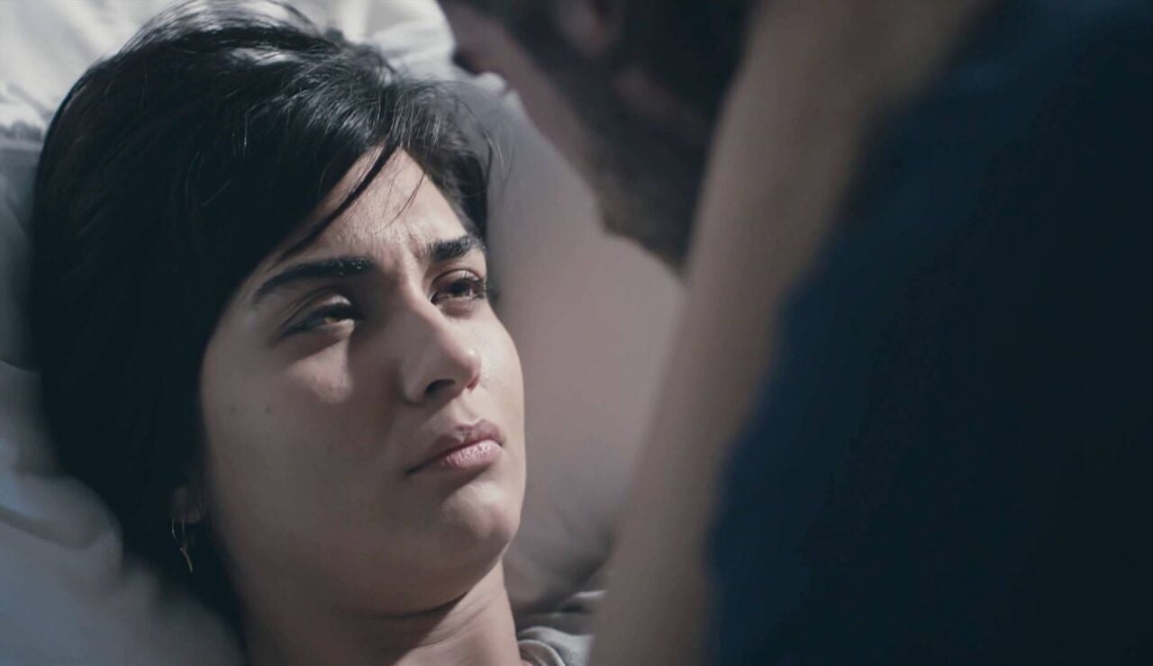 S&uuml;han rompe definitivamente con B&uuml;lent y termina confes&aacute;ndole sus sentimientos a Cesur durante una noche de copas