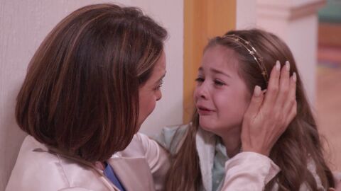 Isabella descubre que es adoptada y rechaza a sus padres