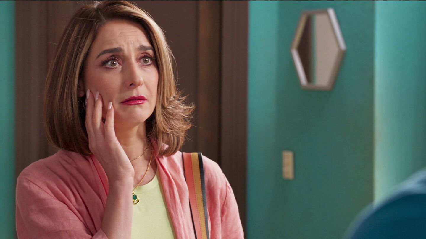 Daniela contrata de nuevo a Memo y se enfrenta a Fausto por Isabella