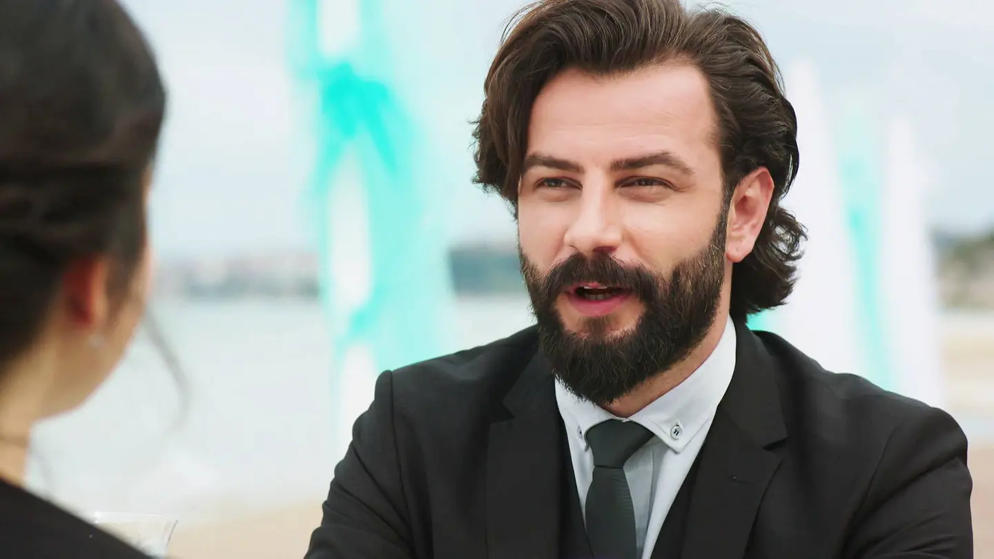 Las dulces palabras de amor de Emir a Reyhan Las dulces palabras de amor de Emir a Reyhan