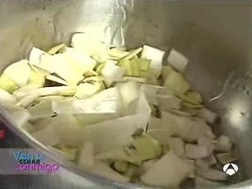 Crema de calabacín con gambas fritas Crema de calabacín con gambas fritas