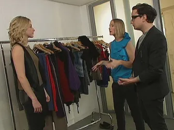 Fiona y Josie aconsejan a María Fiona y Josie aconsejan a María