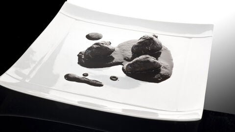 Chipirones rellenos con salsa de tomate