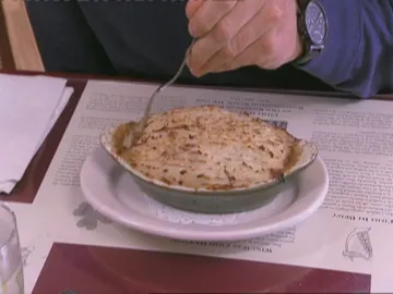 Gordon vomita con la comida del Finn Mac Cools Gordon vomita con la comida del Finn Mac Cools