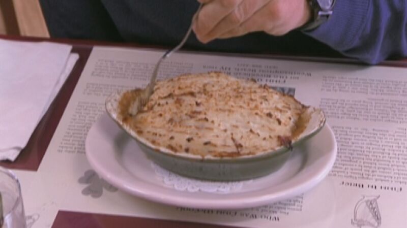 Gordon vomita con la comida del Finn Mac Cools 