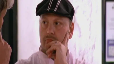 "Nunca en toda mi vida he conocido a nadie en que creyera tan poco como en ti" "Nunca en toda mi vida he conocido a nadie en que creyera tan poco como en ti"