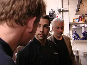 Anthony no limpia la cocina Anthony no limpia la cocina