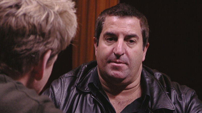 Gordon intenta ganarse a Sam