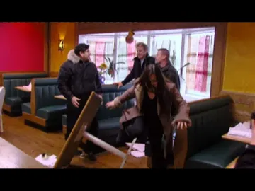 Gordon habla con los dueños Gordon habla con los dueños