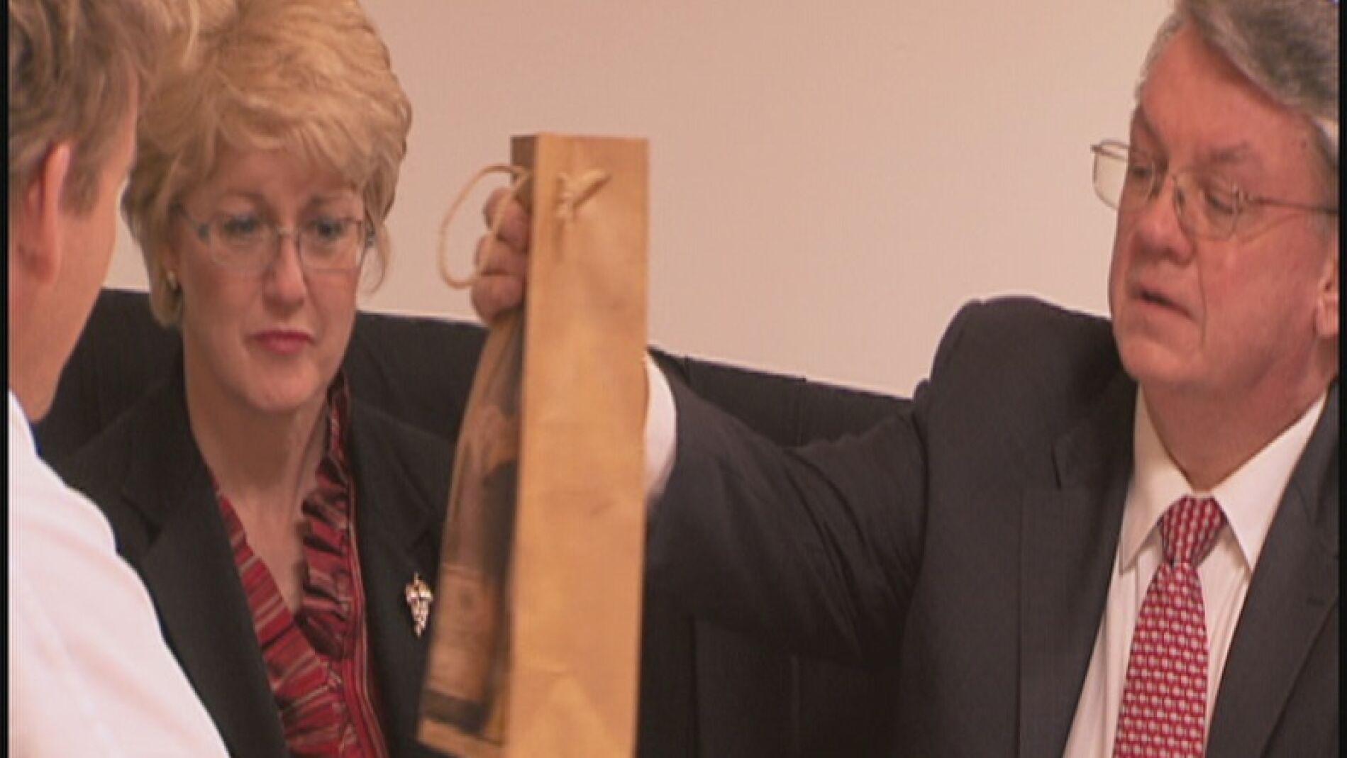 Los due&ntilde;os agradecidos con Gordon