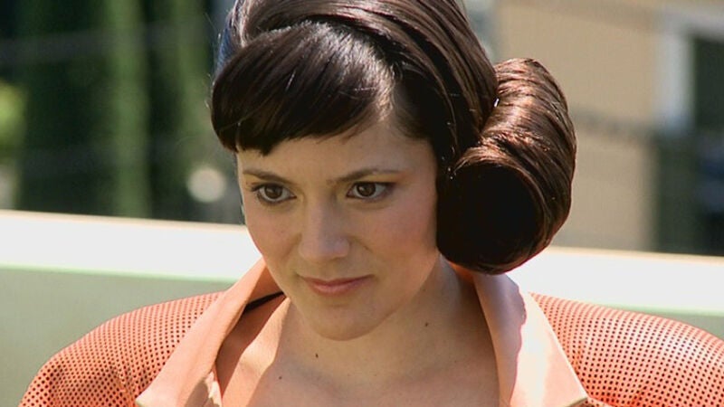 Anabel es la cantante de El Pacto