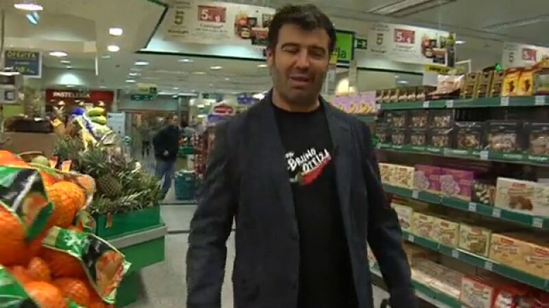 Bruno compra el queso de tetilla