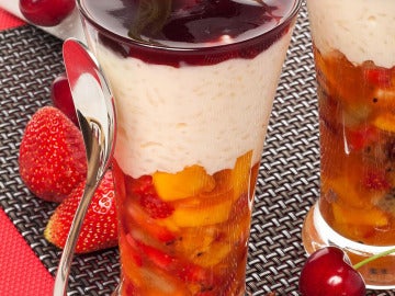 Frutas, arroz con leche y gelatina