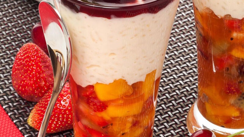 Ingredientes: Fruta, arroz con leche y gelatina