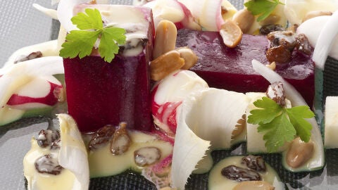 Ensalada de remolacha y cacahuetes