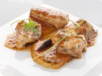 Katuarraia con patatas en salsa marinera Katuarraia con patatas en salsa marinera